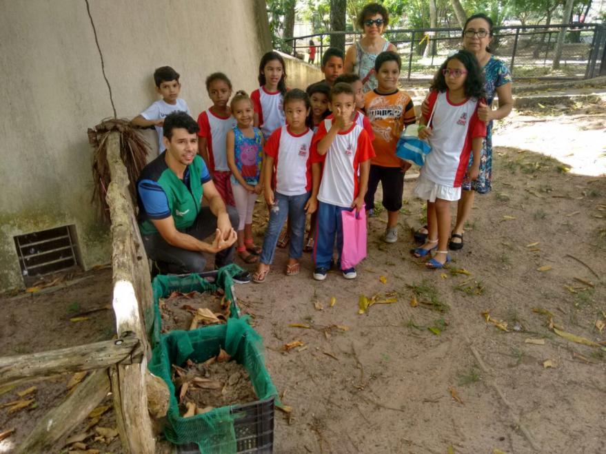 Alunos do Ensino Médio da Escola Dom Adalto do Município de Juarez Távora (PB) assistindo a miniaula sobre a importância do processo da