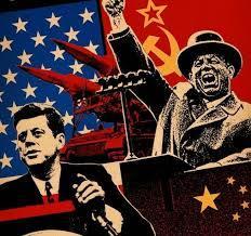 70 anos do início da Guerra Fria A Guerra Fria foi um período disputa de poder entre os EUA e a URSS.