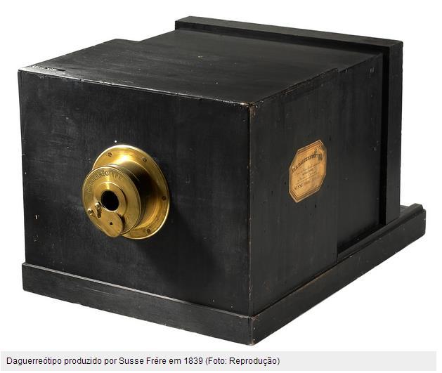 ANEXO B Daguerreótipo Talbot, patenteou seus inventos, relatou a história de seu