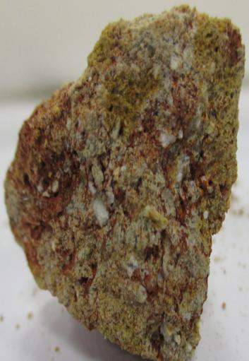 Figura 2 - Amostra 02- Solo saprolítico residual - Areia siltosa de decomposição de granito.