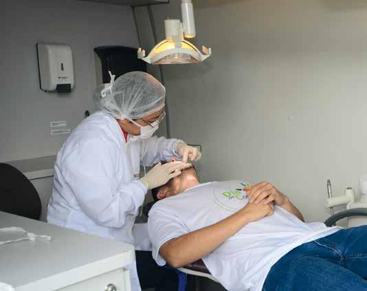 Durante o 23º Suespar, a Unimed Paraná e a Dental Uni assinaram termo de parceria, estabelecendo um convênio de cessão de rede de atendimento de profissionais odontológicos bucomaxilofacial à Unimed