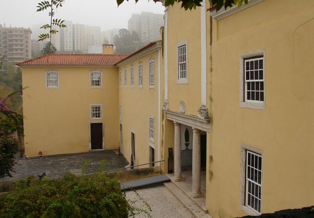 PÚBLICO ESCOLAR Museu Municipal de Loures OFERTA SOCIOEDUCATIVA REDE DE MUSEUS DE LOURES Antigo convento franciscano arrábido, fundado em 1574, recebe, desde 1998, o Museu Municipal de Loures,