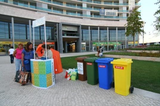Nesta campanha, convidamos a população dos 4 Municípios a trocar lixo reciclável por bilhetes para os transportes públicos.