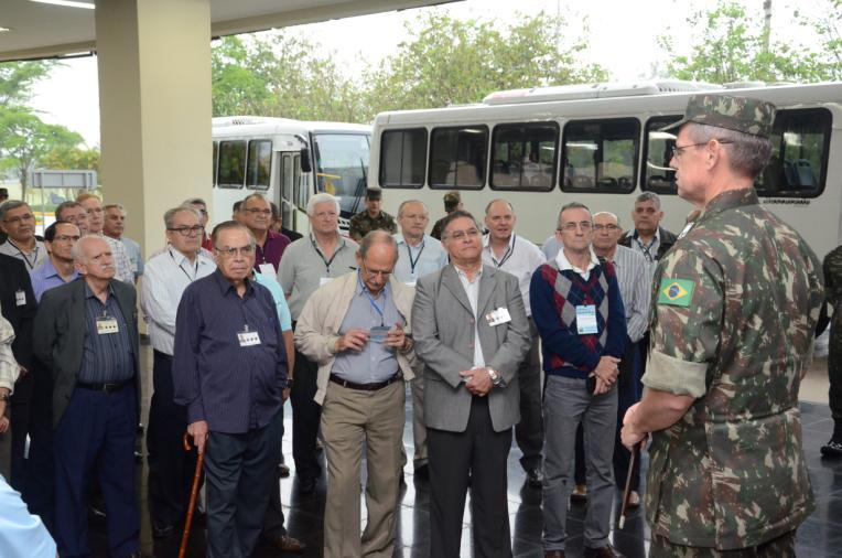 Hoje dia 25 de outubro, a reserva Ativa do Exército em Resende e entorno, foi convidada pelo comandante da AMAN, Gen Bda Ricardo Augusto Ferreira Costa Neves, para uma visita ao Batalhão de Comando e