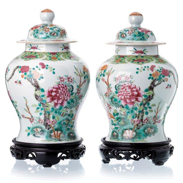 POTE COM TAMPA Em porcelana da china, decoração azul Flores. Reinado de Qianlong. (1735-1795).