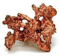 Cobre- Cu Dados cristalográficos: isométrico, 4/m 2/m Hábito: Faces tetrahexaedrosão comuns. Também cubo, dodecaedro e octaedro. Cristais normalmente mal formados, formando grupos arborescentes.