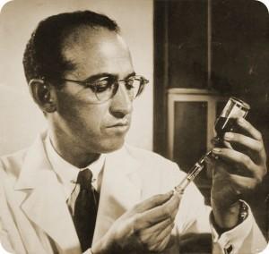 Histórico 1952 Primeira Vacina em
