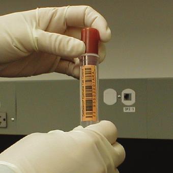 ADVERTÊNCIAS E PRECAUÇÕES Para diagnóstico in vitro Ler as instruções na íntegra antes de testar as amostras.
