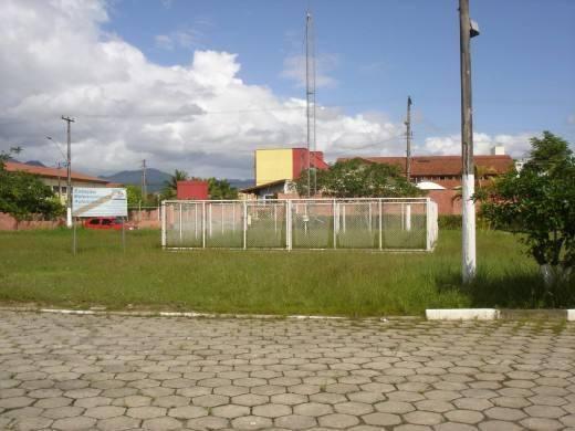 Caraguatatuba A atual estação de Caraguatatuba está localizada muito próxima do mar, a menos