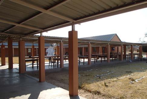 Além da própria capital, Menongue, as escolas primárias mais próximas que beneficiaram da presença da Equipa de 2013, no decorrer do ano foram as de Cuchi, a cerca de 93 km.