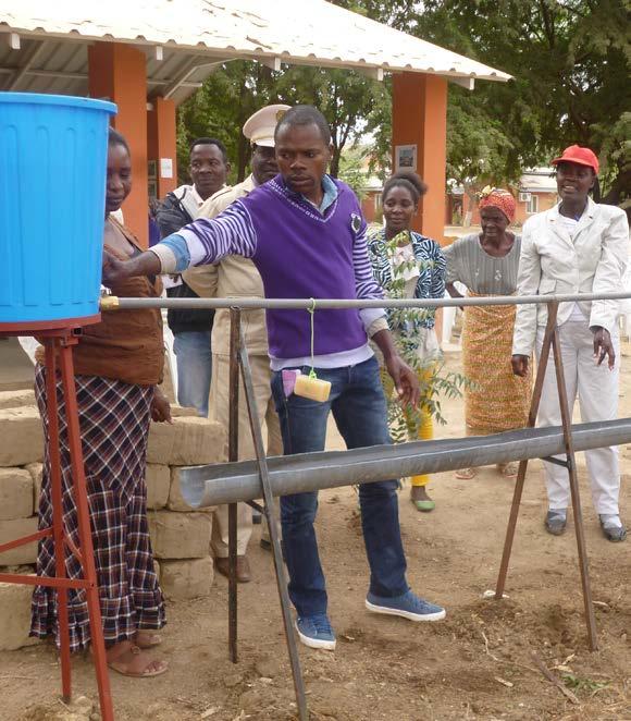 saneamento e a responsabilizar-se por modernização das instalações e participação nas campanhas. Estudantes das escolas EPP e EPF de Benguela complementam o aspecto educacional do projecto.