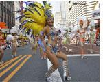 gelo Mesmo com 10 graus negativos o carnaval do Canadá atrai milhares de pessoas do mundo No Japão carnaval tem nome, é Asakusa Samba Carnival O festival têm carros alegóricos,