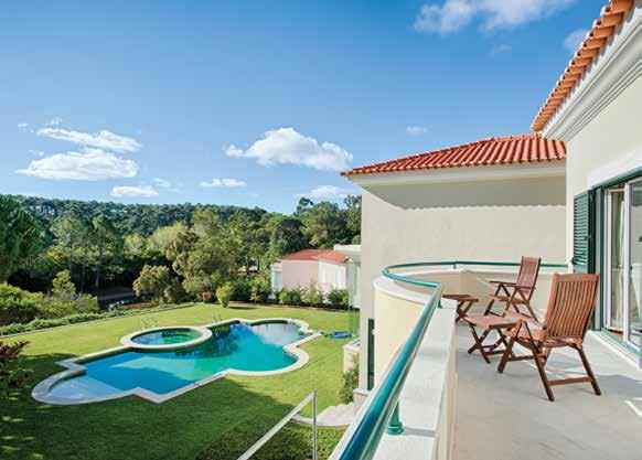 segurança 24h Excellent villa of traditional design with 498 sqm Set in a plot of 1,965 sqm Magnificent views over the swimming pool and golf Living area of 67