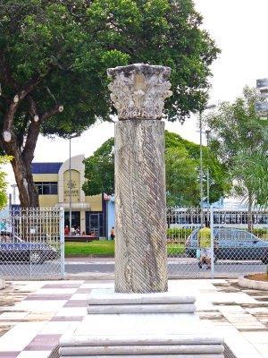 COLUNA CAPITOLINA A Coluna Capitolina recebeu tal denominação por ter pertencido às