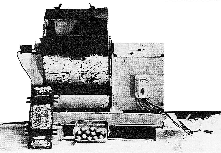 O "Processo B" consiste na utilização de um equipamento diferente em que o disco rotativo de 200 milímetros de diâmetro e 70 mm de largura roda na posição vertical. Figura 6.