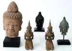 - 30 cm Base de licitação: 60 570 :: "Buda" escultura em matéria córnea, Oriente, séc. XX, pequenos defeitos. Dim.