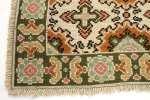 - 145 x 220 cm Base de licitação: 60 661 :: Par de tapetes Arraiolos, fio de lã, decoração policromada "Flores