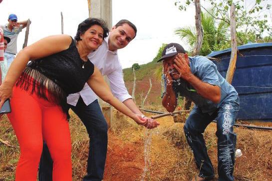 4 Maceió, quarta-feira, DIA D GOVERNO PRESENTE Mais de 30 famílias são beneficiadas com recuperação de duas nascentes Entregas ocorreram durante mais uma ação do Dia D do Governo Presente em São José