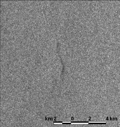 Serão mostradas, a seguir (Figuras de 45 a 61), todas as exsudações de óleo identificadas nas imagens RADARSAT-1 da área de estudo, bem como sua respectiva classificação digital utilizando o