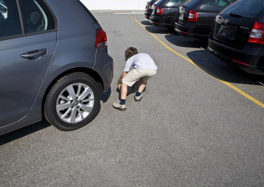 SENSORES ESTACIONAMENTO ACABAMENTO EXCELENTE Os sensores de estacionamento da GT Alarm permitem um acabamento excelente com apenas 18mm de furação.