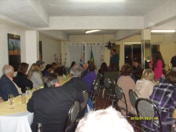 ÉTICA MOTIVA DEBATE NOS ROTARY CLUBS DE JAGUARÃO A Ética foi tema de palestra realizada em reunião conjunta do Rotary Club de Jaguarão e de Jaguarão Leste, pela