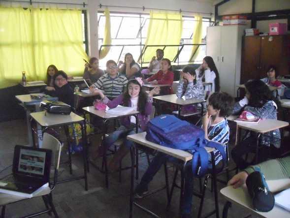 Figura 01: Alunos da turma 4B do 4 ano do ensino fundamental da E.E.E.M. João Pedro Nunes participando da explanação oral do conteúdo.