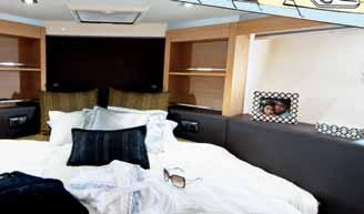 Por isso, além de camas para quatro pessoas, divididas em dois espaçosos camarotes, tem dois sofás (um na sala junto aos camarotes e outro no cockpit,