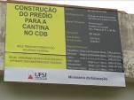 964,26m², sendo 416,64m² de edificação, 480,86m² de passeios, 64,30m² de beirais, 3.000m² de grama e 2.002,46m² de bloquetes.