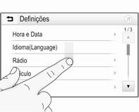 Mover itens no menu inicial Toque longamente no elemento que pretende mover até surgirem caixas vermelhas à volta dos ícones. Mova o dedo até à posição pretendida e solte o elemento.