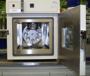 16 O RTFOT (Rolling Thin Film Oven Test), normatizado pela ABNT NBR 15235/2005 e pela ASTM D 2872-97, é um ensaio que mede o envelhecimento por oxidação e vaporação de forma mais severa por estar