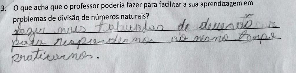 as atividades lúdicas na matemática têm importância no desenvolvimento do raciocínio lógico, onde o aluno começa a pensar na matemática de forma mais ágil, comparando-a com seu cotidiano e assim