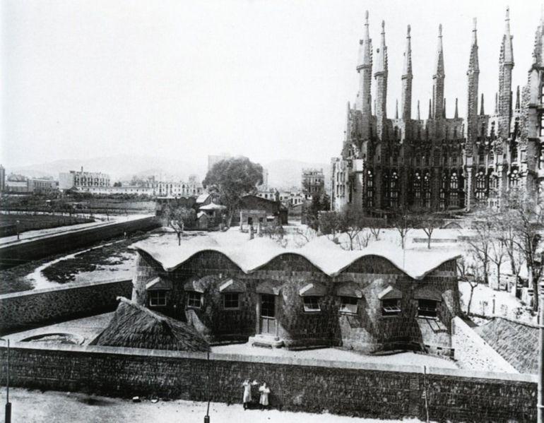 As Escolas em 1909 Antoni Gaudí Cascas