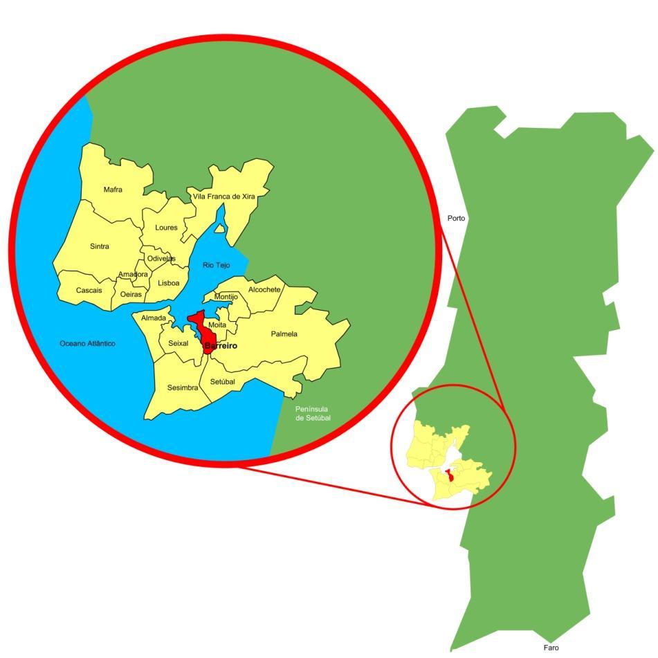 Lisboa através das ligações pela Ponte 25 de Abril ou pela Ponte Vasco da Gama e a aproximadamente 35 km de Setúbal, a capital de distrito.