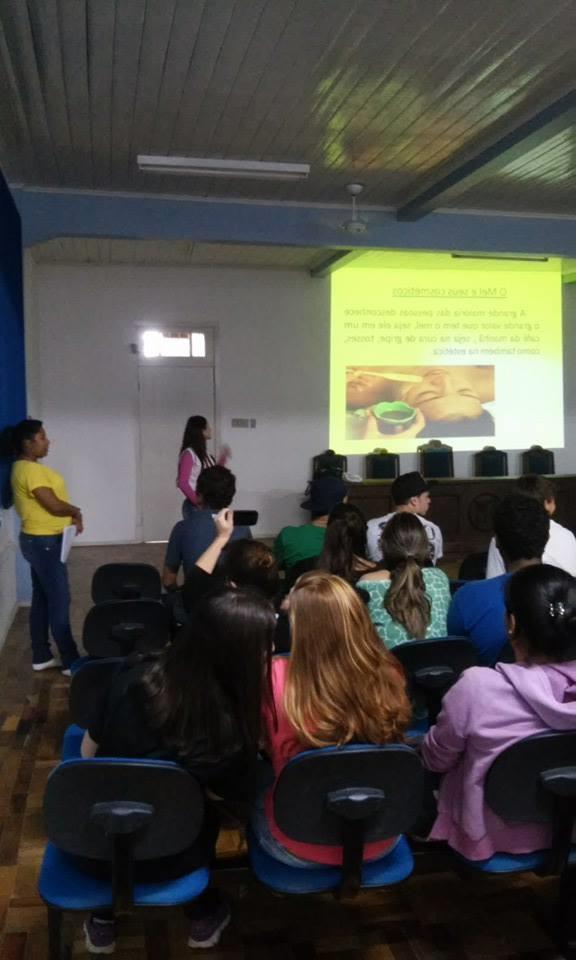 Objetivo: Concluir a palestra iniciada na semana anterior. Descrição: No dia 9 de setembro a palestra dada aos alunos sobre a doce química do mel foi concluída.