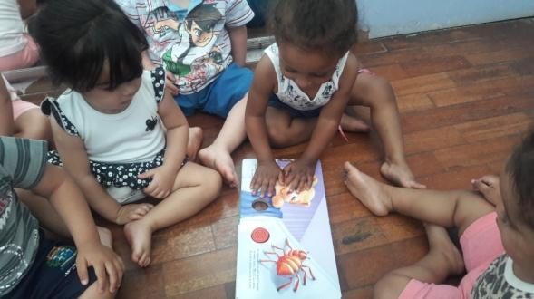 No terceiro encontro, as crianças fizeram um desenho dos animais que encontramos na escola. Com 15 minutos de duração.