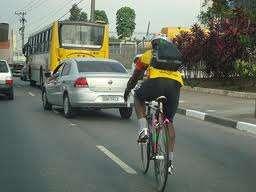 Figura 11 Ciclista trafegando na cidade de São Paulo iii.