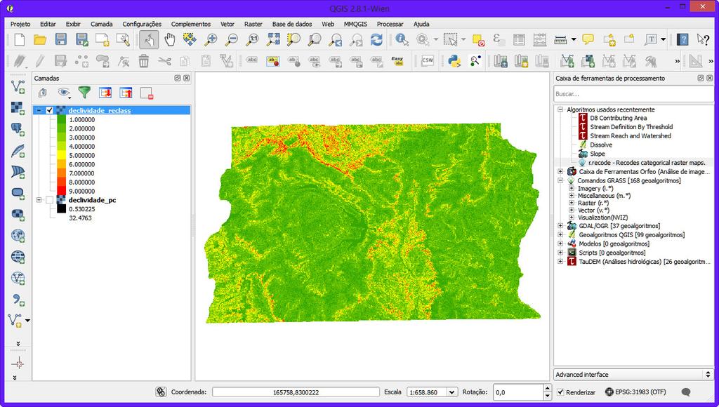 Nova Representação da Declividade Após a definição das cores, esta é a nova aparência do raster de declividade: Figura 14. QGIS 2.