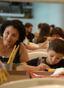 Grão Fotografia ARTE EM FAMÍLIA Nilmar Lage PARA FAMÍLIA PROGRAMAÇÃO ESPECIAL Nilmar Lage O objetivo dos encontros é aproximar crianças e adultos do universo das artes.