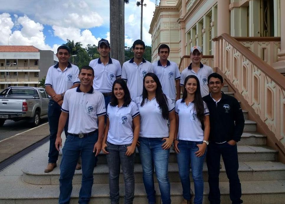 PDPL/PCEPL-UFV e CCPR/Itambé, uma parceria de sucesso Tháis Soares Estudante de Agronomia No ano de 2017 houve uma parceria entre PDPL/PCEPL-UFV e CCPRItambé no qual os estagiários participaram de um