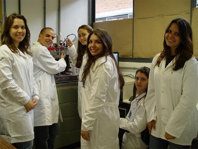 15 - Engenharia de Bioprocessos e Biotecnologia PRÉ E CO-REQUISITOS Pré-requisito: é uma disciplina que você tem que ter aprovação, para matricular-se em outra(s) de períodos seguintes.