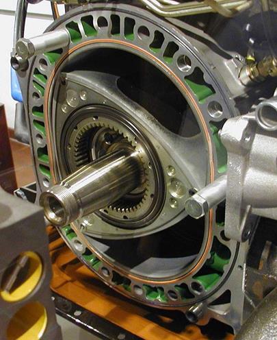 Motor Wankel É um motor de combustão interna; O seu processo ocorre numa única câmara oval;