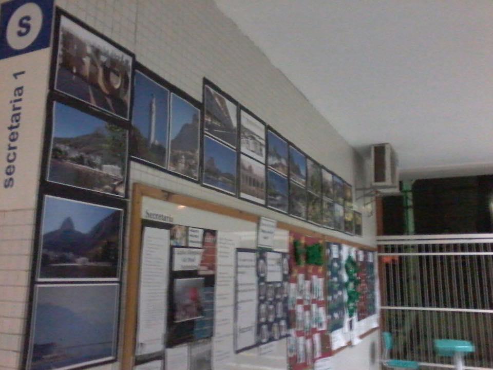 ILHA AUDIOVISUAL Exposição Olhares Baía de Guanabara por Jovens Fotógrafos de Paquetá, reunindo 200 fotos tiradas de diferentes bairros localizados no entorno da Baía.