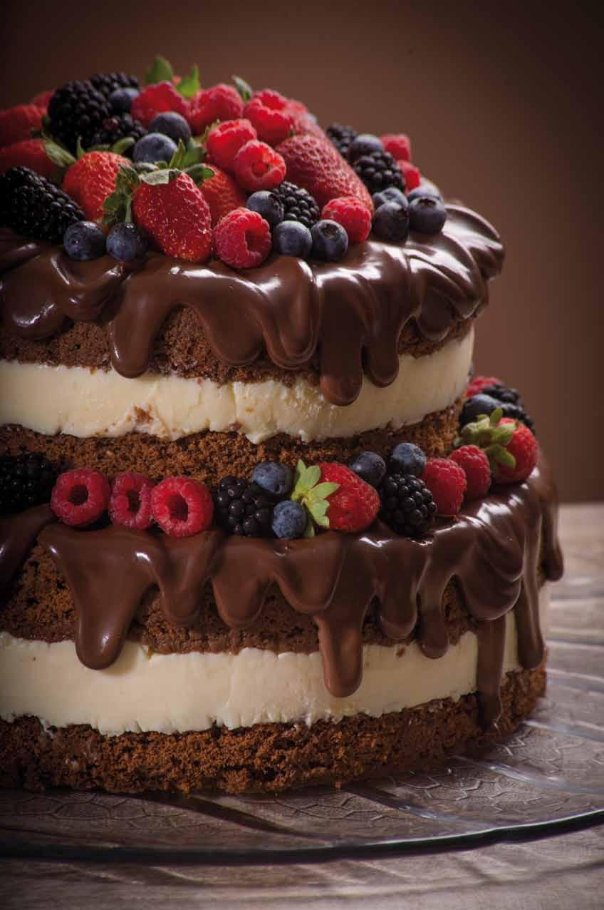 DOUBLE NAKED CAKE: Sem dúvidas o Bolo que virou marca registrada de nossa loja. Montado em 2 andares, este Bolo além de agradar todos os seus convidados, será um espetáculo a parte em seu evento.