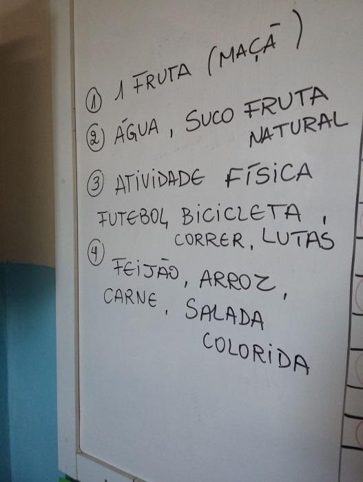 As provas realizadas foram corrida com legumes na colher, onde as crianças coloram a colher na boca e tiveram que levar o legume até o outro lado.