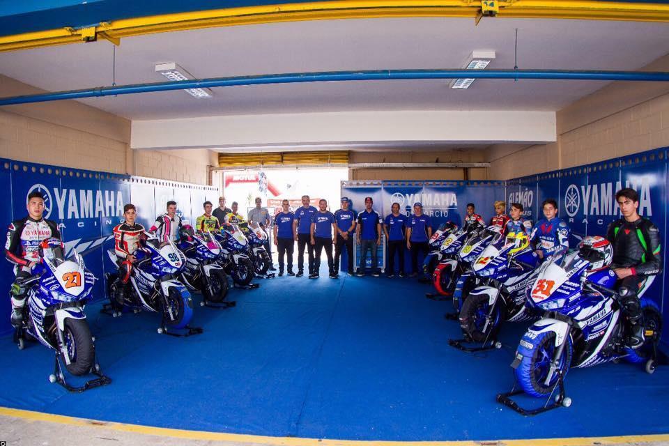 Quais os benefícios e regras do programa blu cru nos diferentes campeonatos? Super Bike Brasil FOTO: YAMAHA DIVULGAÇÃO - Quem está apto a fazer parte do programa blu cru?