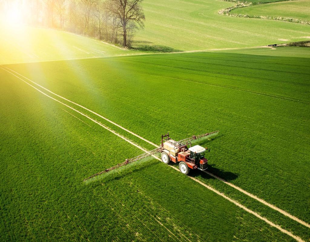 Segurança APLICAÇÃO DOS AGROTÓXICOS 06. É indispensável regular e calibrar o pulverizador a cada utilização. A. Regulagem: ajuste de velocidade, tipo de pontas, espaçamento entre bicos e altura da barra.