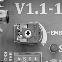 ANT Caso necessite de um alcance maior, conecte um cabo coaxial de 2m na entrada da antena: - Na parte superior do cabo você deve descobrir o núcleo em 16cm.