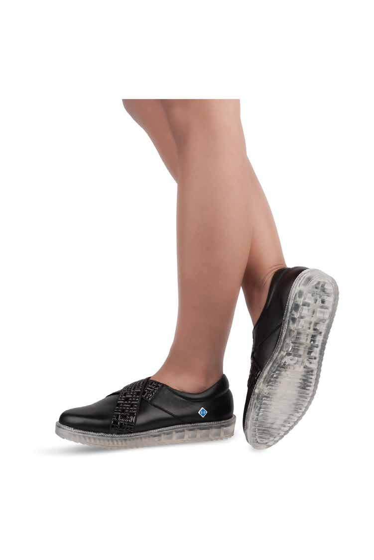 LIVE LINE CIFKA Esta sapatilha super prática de calçar tem nos seus elásticos um elemento de carácter sport chic.