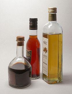 Existem diversos tipos de vinagres produzidos dependendo do tipo de material usado na