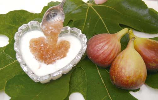 Culinária do mês de Agosto Ao mencionarmos a fruta típica de Komaki, o pêssego é a mais conhecida. No entanto, você sabia? A produção de figo em Komaki também é abundante.